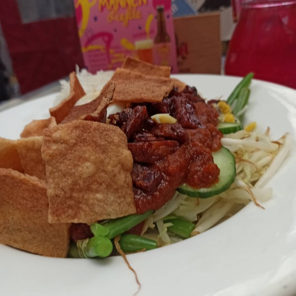 From now on Bebop will serve weekly changing dishes!! This week's dish is a gadogado with spicy tempeh! Served every evening from 17:00 till 20:00 for only €9! See you tonight!!