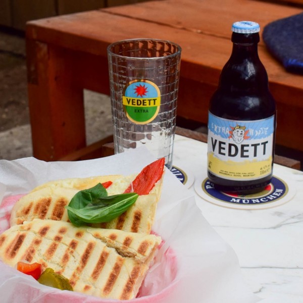 Hungry? Enjoy our panini with grilled bell pepper, mozarella and pesto. <br />
<br />
#indelft #horecadelft #delft<br />
#kromstraat #horecasupport #helpdehoreca #shoplocal #supportyourlocals #thuisbezorgd #afhalen #bezorgen #orderonline #webshop ##shopify #instagood #lekk